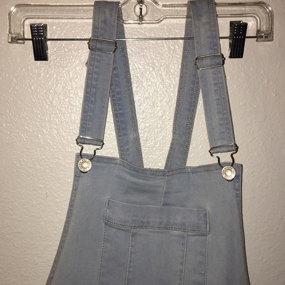 NWT YMI Curvy Fit Shortalls Light Wash Distressed - Picture 5 of 14